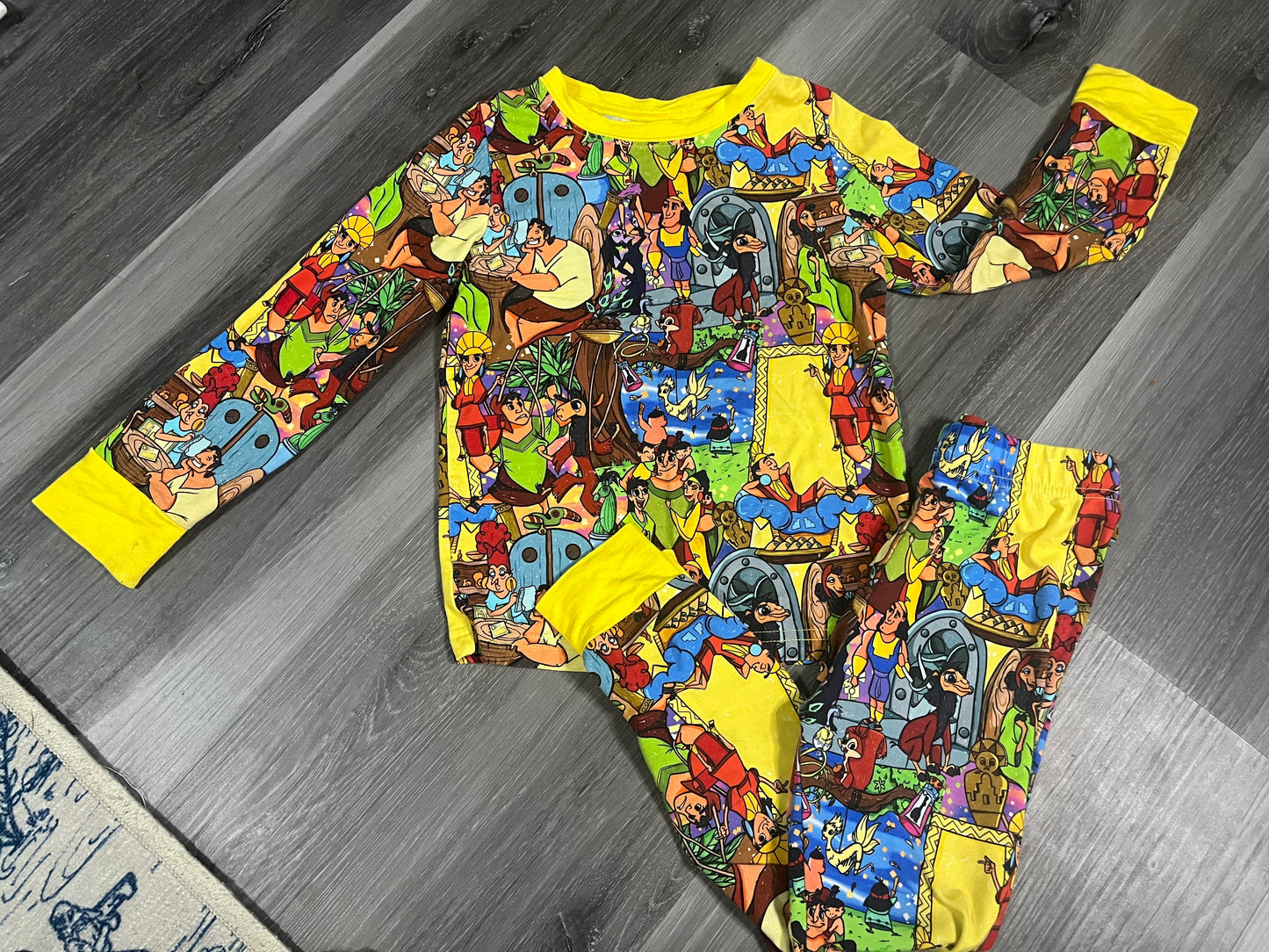 18/24 New Groove Bamboo Lounge Set EUC