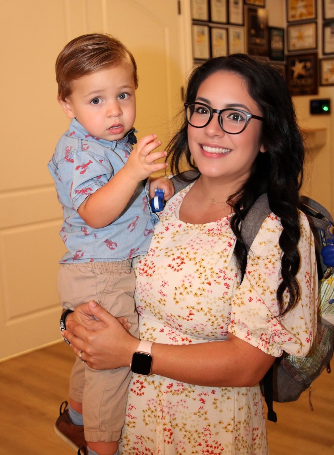 18m Lobster Bow Tie Button Up