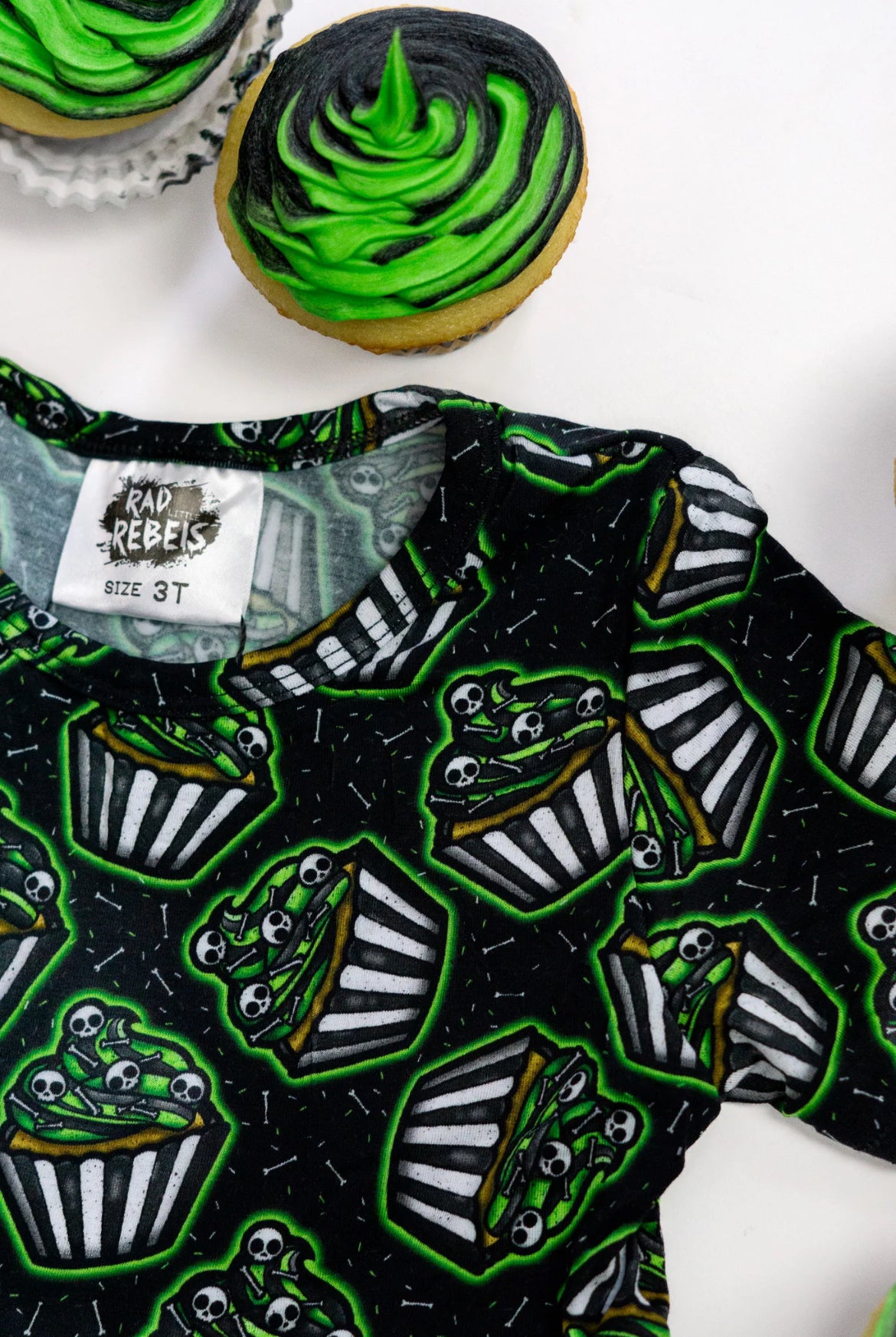Rad Little Rebels- Deadly Sweet Cupcakes Convertible Zippy